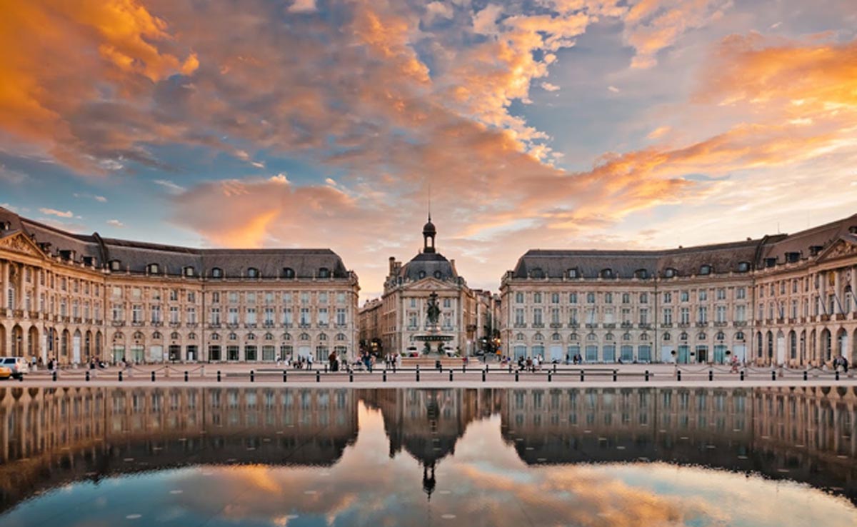 Bordeaux is one of our favourite cycling weekends in France.