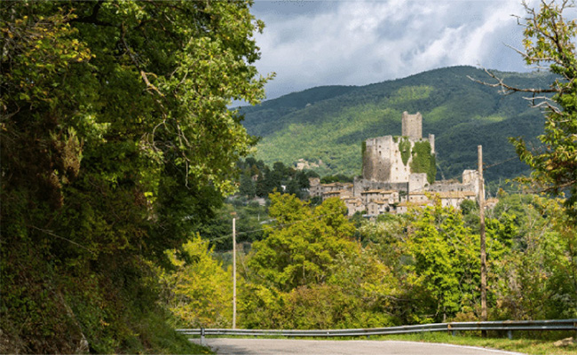 The Umbrian Experience tour is an e-bike tour through Umbria.