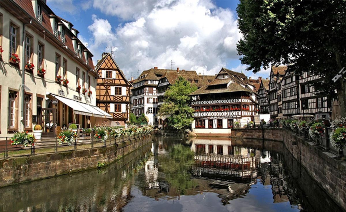There are many featured highlights in Alsace on the Route du Vin.