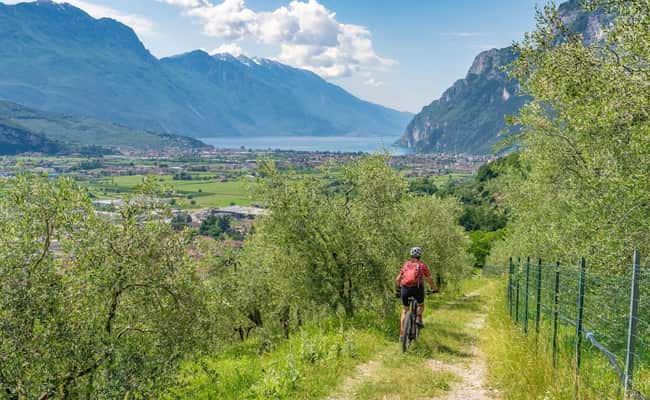 Best time to go cycling in Italy