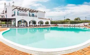 Hotel La Funtuna pool