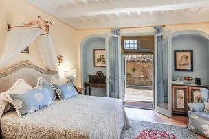 Relais Il Falconiere bedroom